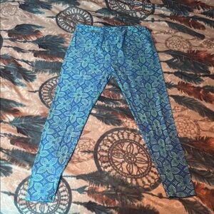 LuLaRoe Blue and Green Spiral Leggings